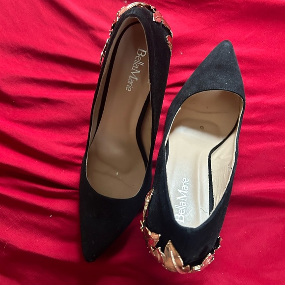 Golden heel pumps - Picture 3 of 3